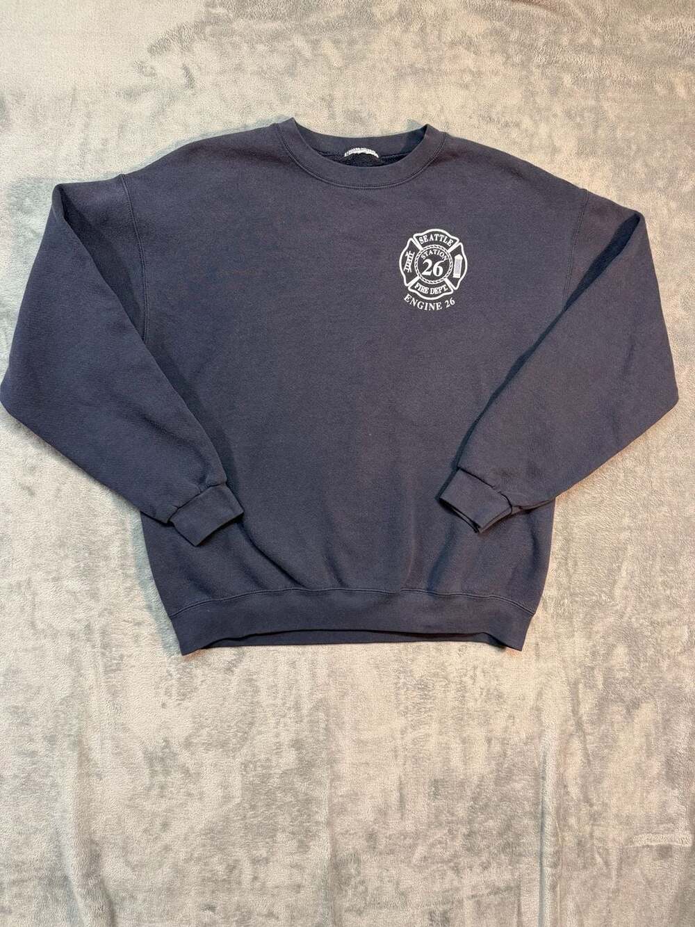 Vintage Seattle Fire Department Station 26 Engine 26 Navy Blue Crewneck Sweat